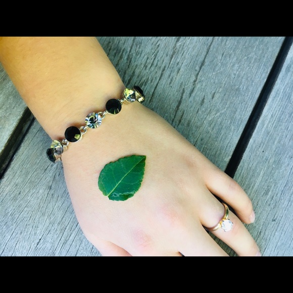 Black and silver charm bracelet! - Picture 4 of 4